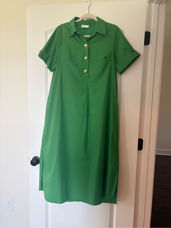 Entro Dresses & Skirts - entro Green Collared Midi Dress with Gold Decorative Buttons